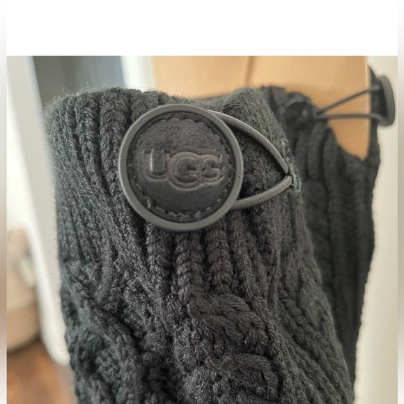 NWT UGG Cable Boot - Picture 14 of 14